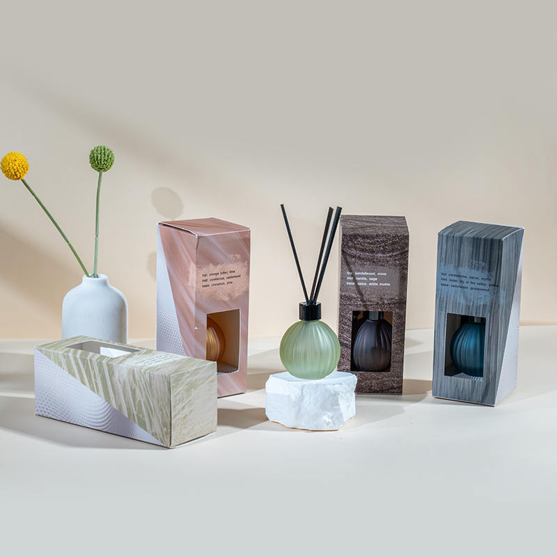 Bohlam kaca kecil dengan garis-garis vertikal yang menguapkan penyebar buluh botol-produsen penyebar buluh aroma rumah