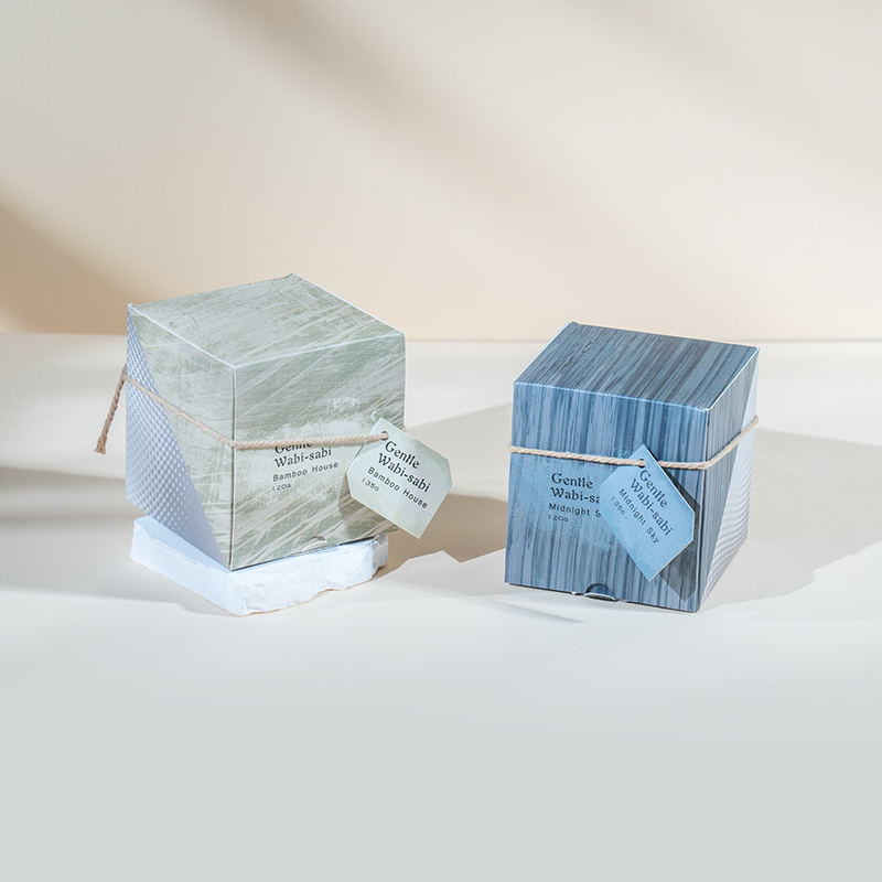 Cangkir lilin kaca bundar dengan garis-garis vertikal lilin beraroma-penjual lilin lilin kedelai ramah lingkungan