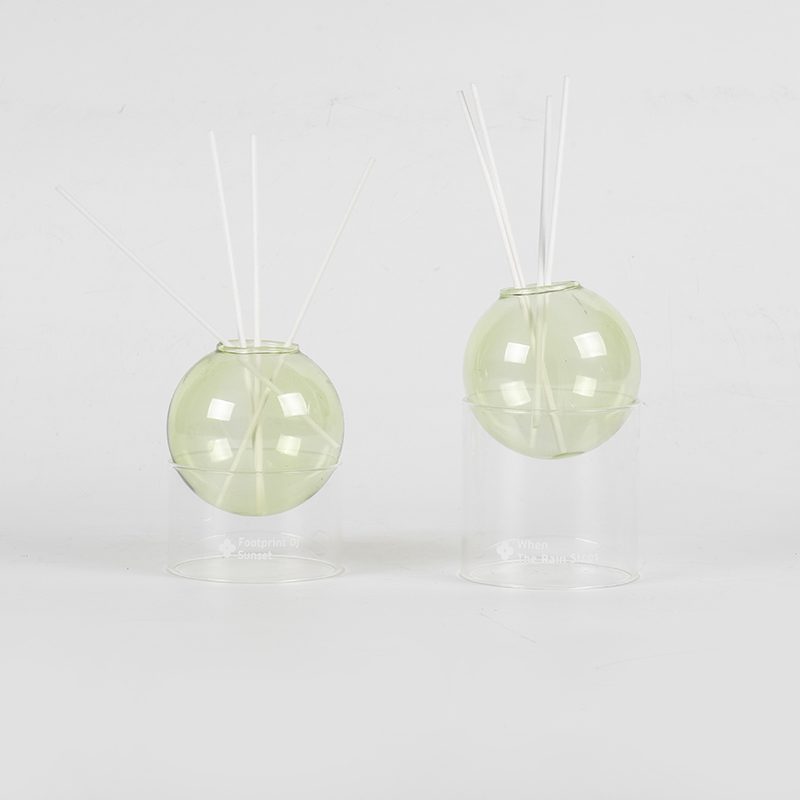 Dasar kaca bening, aromaterapi bergaya diffuser buluh jenis bola kaca