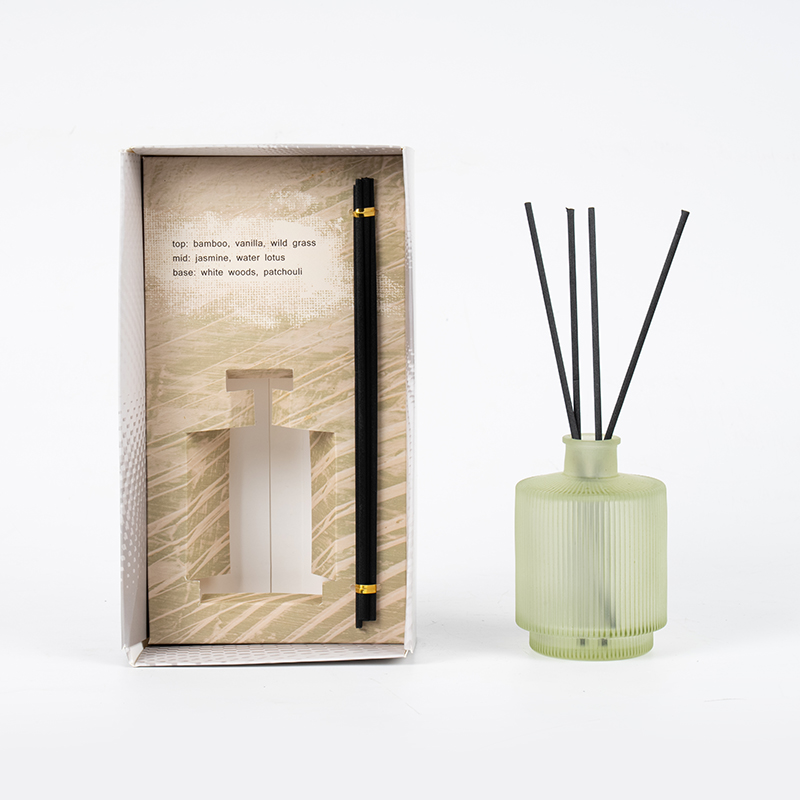 Botol kaca transparan garis vertikal melingkar reed diffuser-produsen reed diffuser aroma rumah