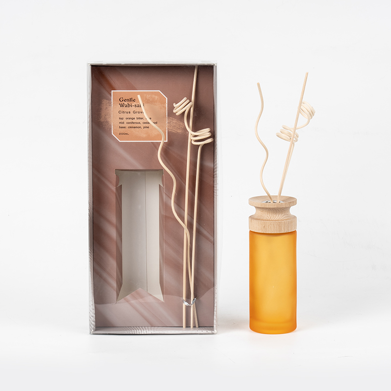 Labu kaca silinder kelas atas reed diffuser premium dengan vendor diffuser aroma tongkat kayu