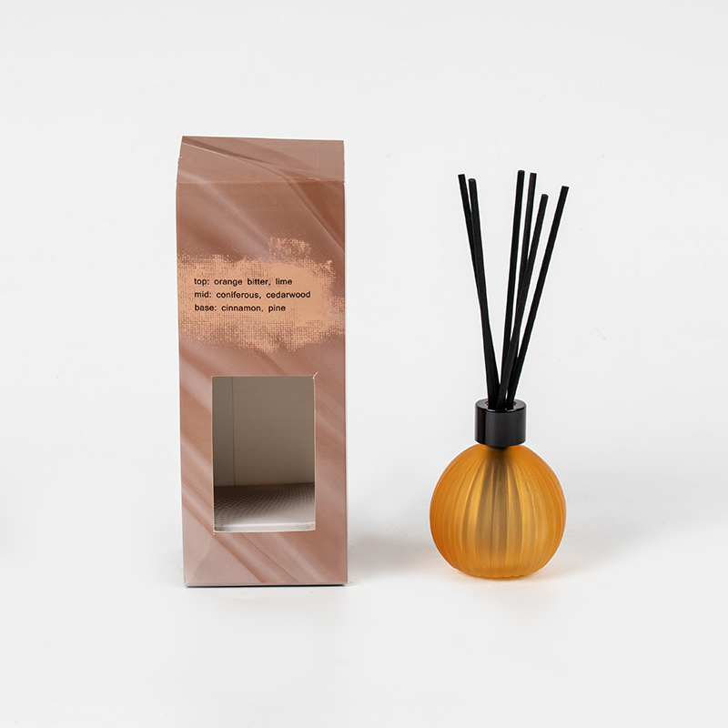 Bohlam kaca kecil dengan garis-garis vertikal yang menguapkan penyebar buluh botol-produsen penyebar buluh aroma rumah